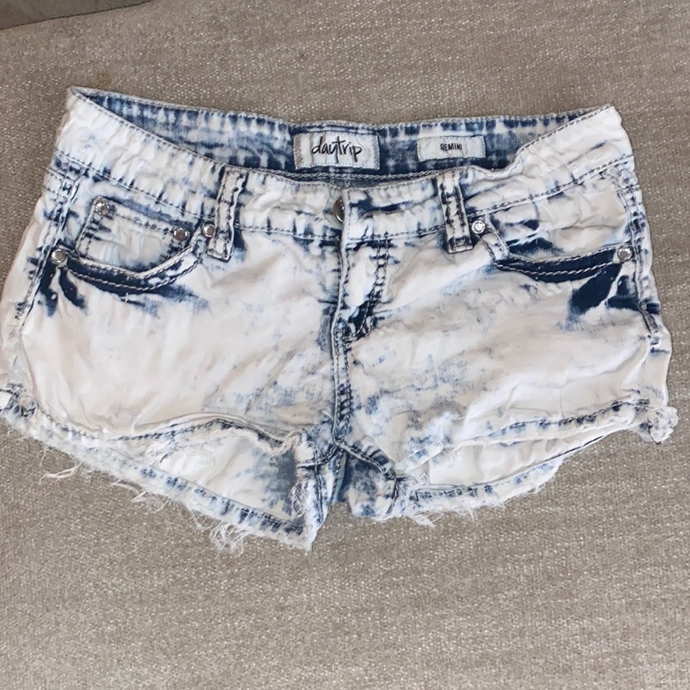 Day trip Gemini shorts purchased from Buckle